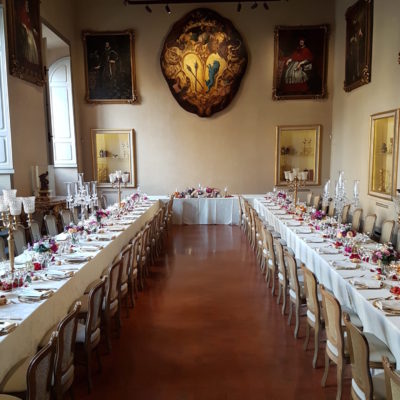 gondi 1 2 400x400 - Catering for Corporate events